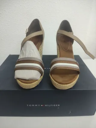 Sandalias cuña Tommy Hilfiger beige/marrón