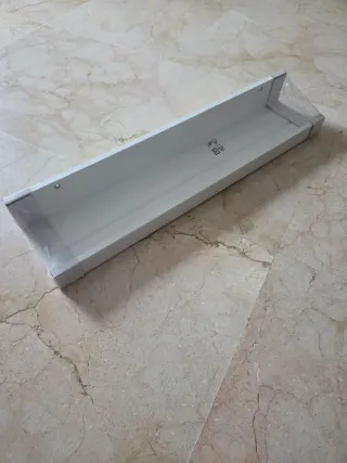 Estanterías cuadros IKEA blanca