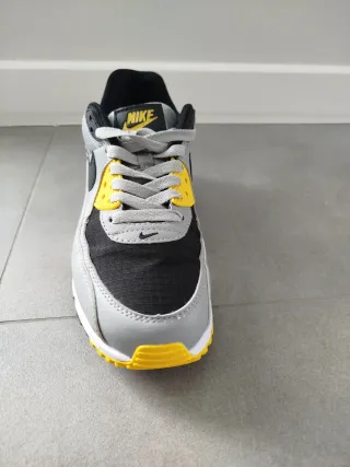 Zapatillas Nike Air Max grises y amarillas