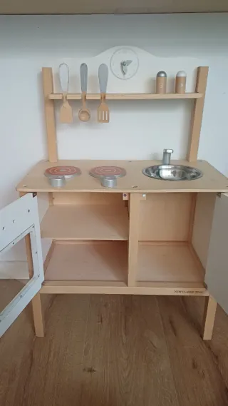 Cocinita de madera New Classic Toys