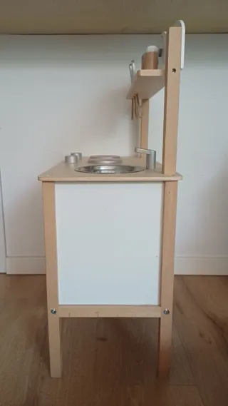 Cocinita de madera New Classic Toys