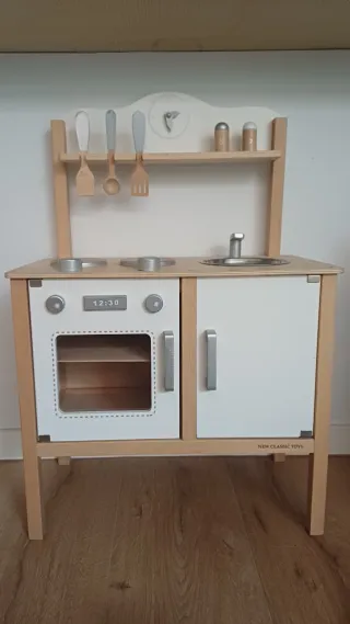 Cocinita de madera New Classic Toys