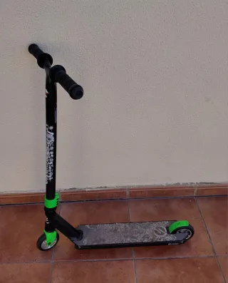 Patinete Oxelo y Skate Tuana