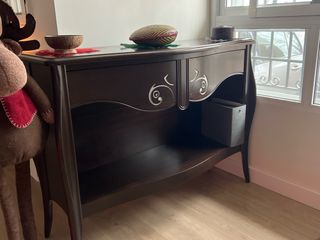 Aparador de madera color nogal