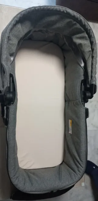 Capazo Jané Moon gris