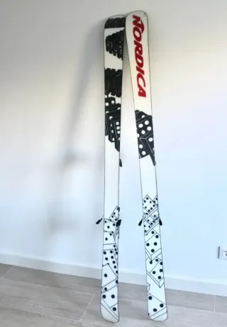 Esquís Freestyle Nordica Double Six