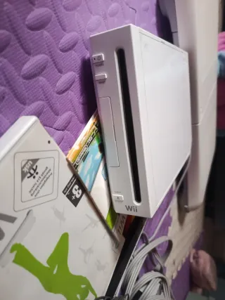 Consola Nintendo Wii Blanca + Wii Fit +wii sport