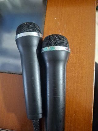 Nintendo Wii U Negra con accesorios y videojuego