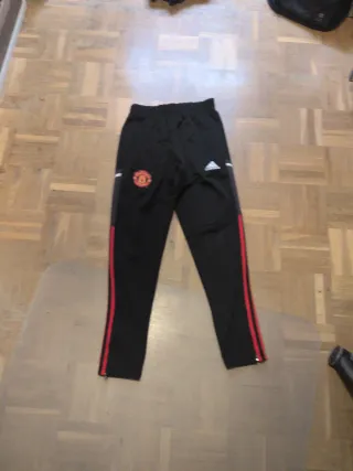 Pantalón deportivo Adidas Manchester United negro