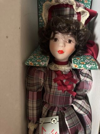 Muñeca de porcelana hecha a mano