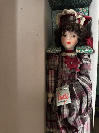 Muñeca de porcelana hecha a mano