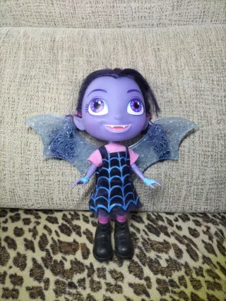 Muñeca Vampirina Disney
