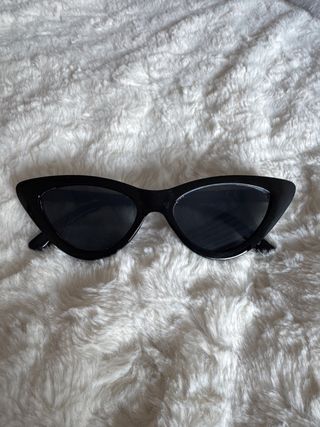 Gafas de sol negras estilo ojo de gato