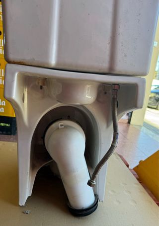 Inodoro blanco porcelana