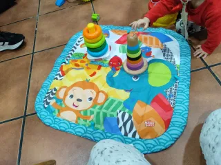 Pack Juguetes Bebé: Alfombra y Apilables
