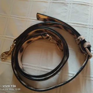 Bolso Guess estampado leopardo