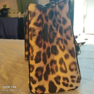 Bolso Guess estampado leopardo