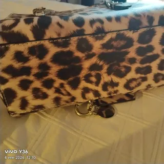Bolso Guess estampado leopardo