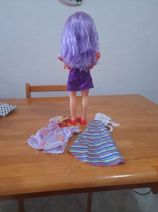 Nancy Modelo con Ropa y Accesorios