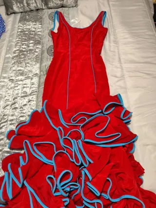Traje de flamenca rojo con volantes talla 34