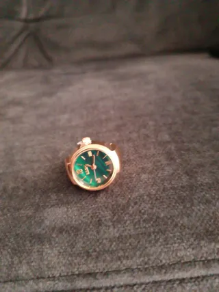 Anillo Reloj Bozhi Oro y Verde