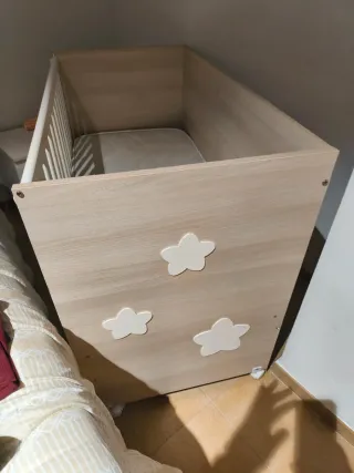 Cuna de bebé blanca. Precio negociable