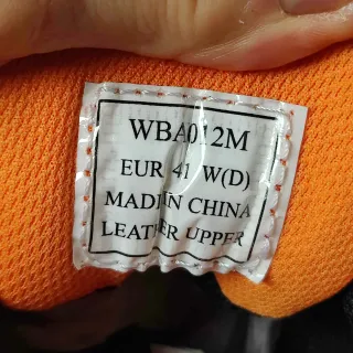 Botas de montaña Propet marrones y naranjas