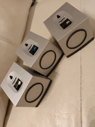 Altavoces Philips Satélite Cine en Casa
