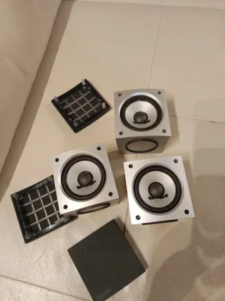 Altavoces Philips Satélite Cine en Casa