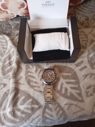 Reloj Tissot Negro y Plateado