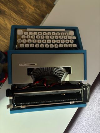 Máquina de escribir Olivetti Lettera 31