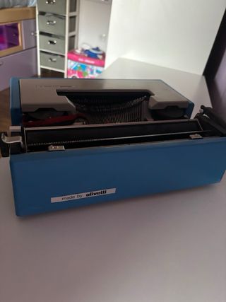 Máquina de escribir Olivetti Lettera 31