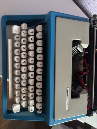 Máquina de escribir Olivetti Lettera 31