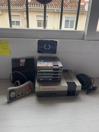 Consola Nintendo NES con mando