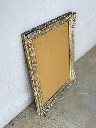 Marco antiguo de madera