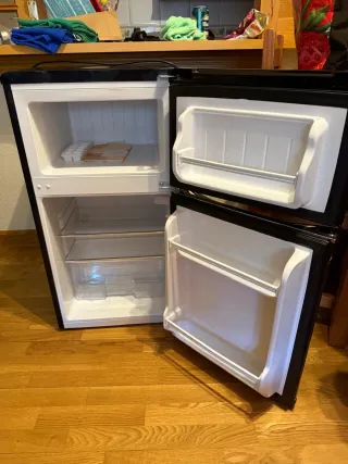 Nevera Klarstein negra 86cm