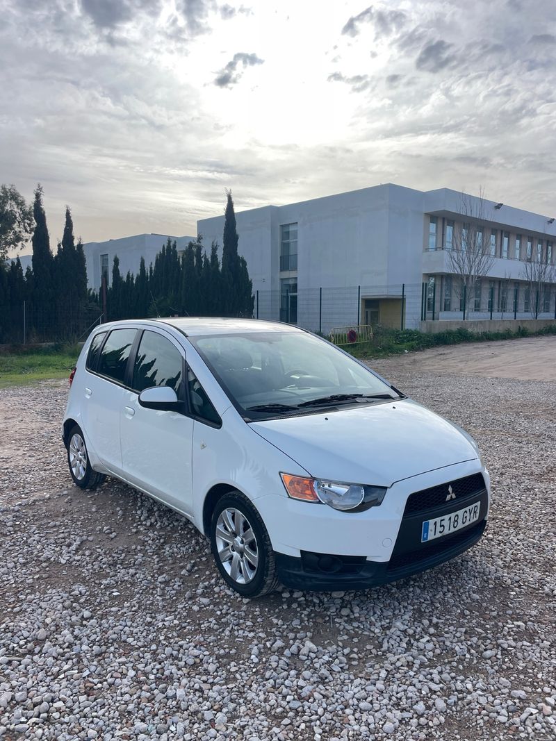 Mitsubishi Colt 2011 - foto 1