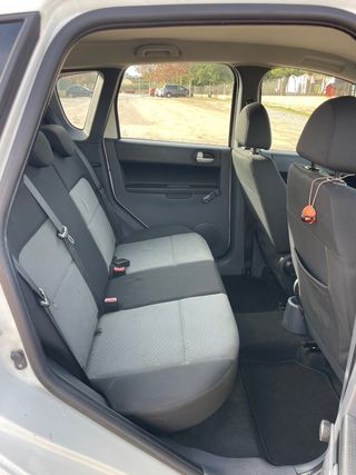 Mitsubishi Colt 2011