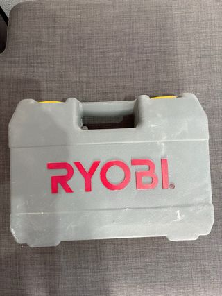 Lijadora Ryobi con maletín