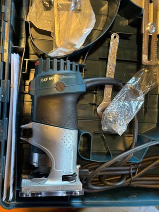 Fresadora Bosch GKF 600 Professional