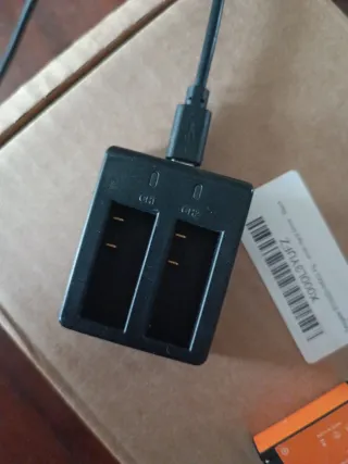 Cargador y 3 Baterías para cámara deportiva