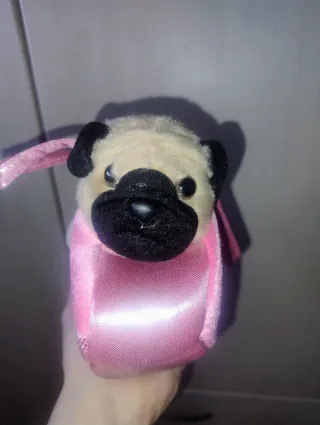 Bolso rosa con peluche de perro Pug