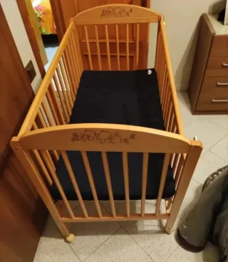 Cuna de bebé regulable