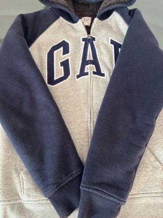 Sudadera GAP con cremallera y capucha