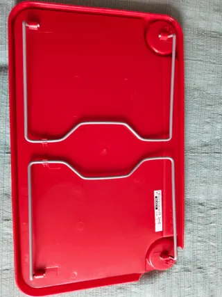 Mesita baja plegable roja