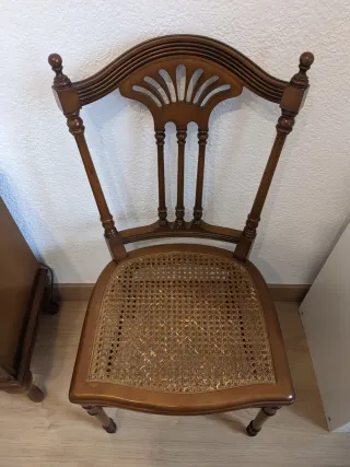 Silla vintage madera asiento rejilla