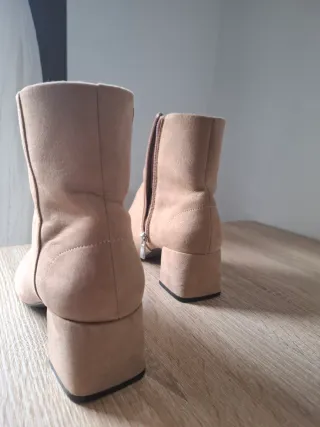 Botines camel tacón cuadrado