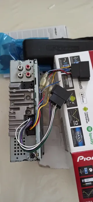 Pioneer MVH-S420BT Bluetooth con Caja y Ticket