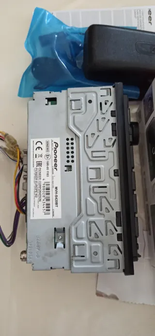 Pioneer MVH-S420BT Bluetooth con Caja y Ticket