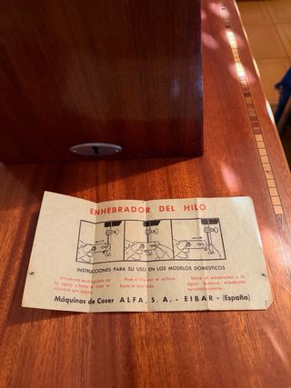 Máquina de coser Alfa Modelo 20